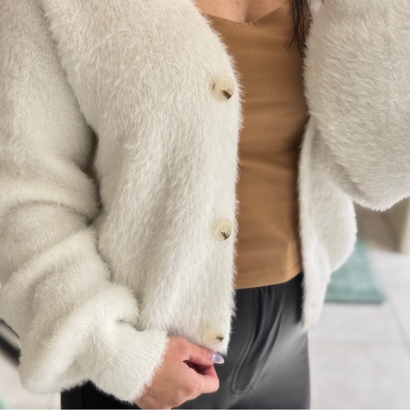 Furry oversized sweater cardigan - Picture 9 of 11